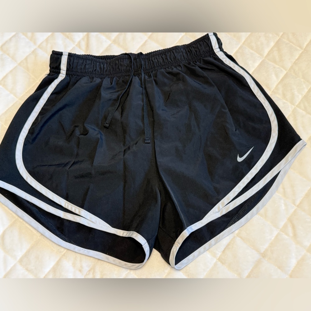 Nike Black and White Athletic Shorts Lightweight Design